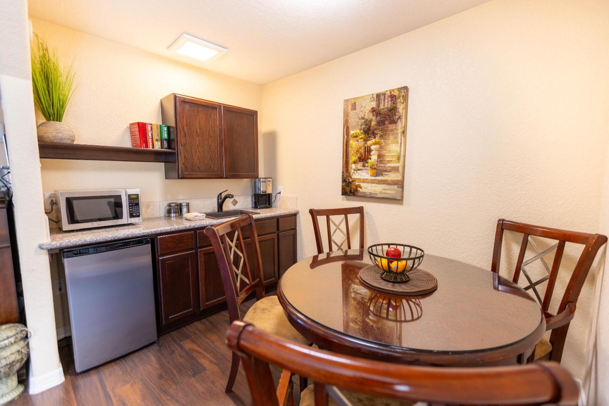Messina Inn Wimberley Δωμάτιο φωτογραφία