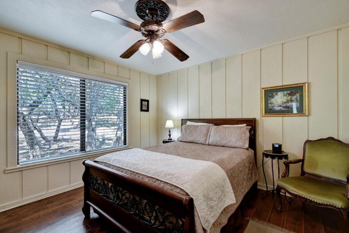 Messina Inn Wimberley Δωμάτιο φωτογραφία