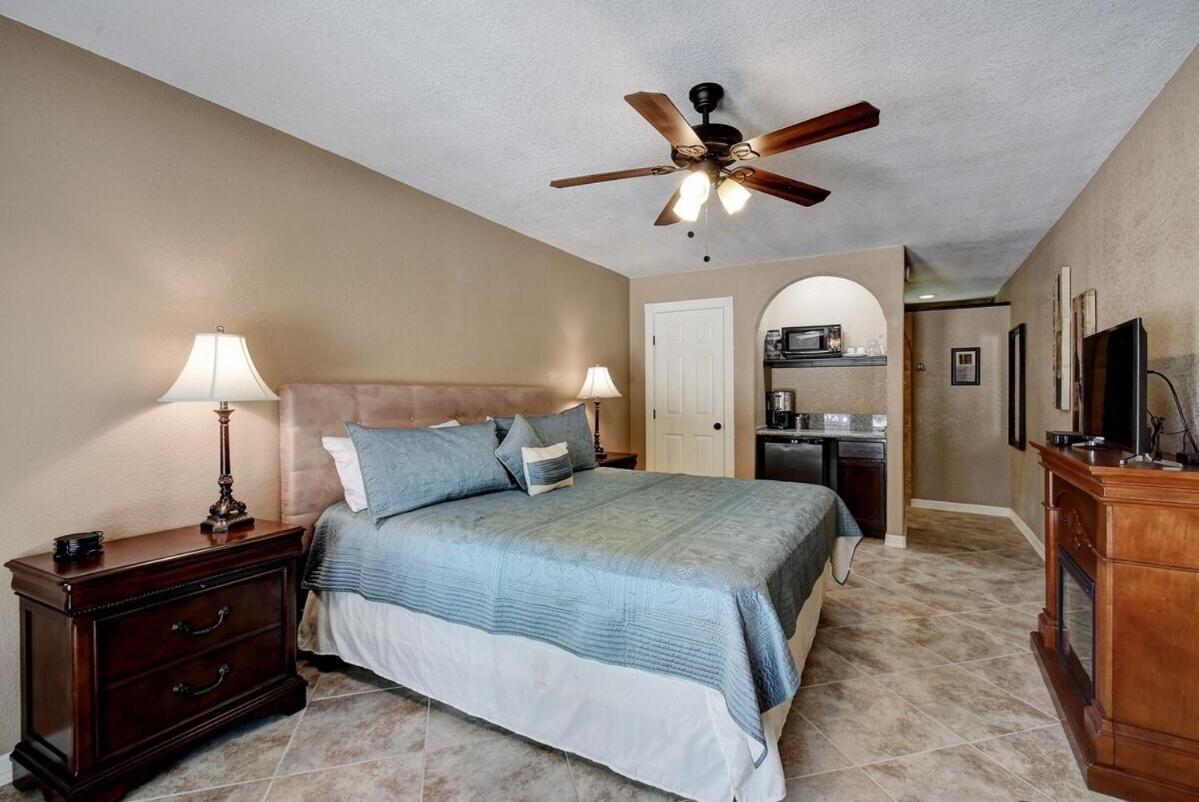 Messina Inn Wimberley Δωμάτιο φωτογραφία