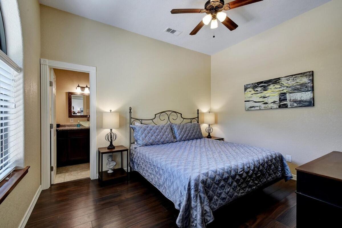 Messina Inn Wimberley Δωμάτιο φωτογραφία