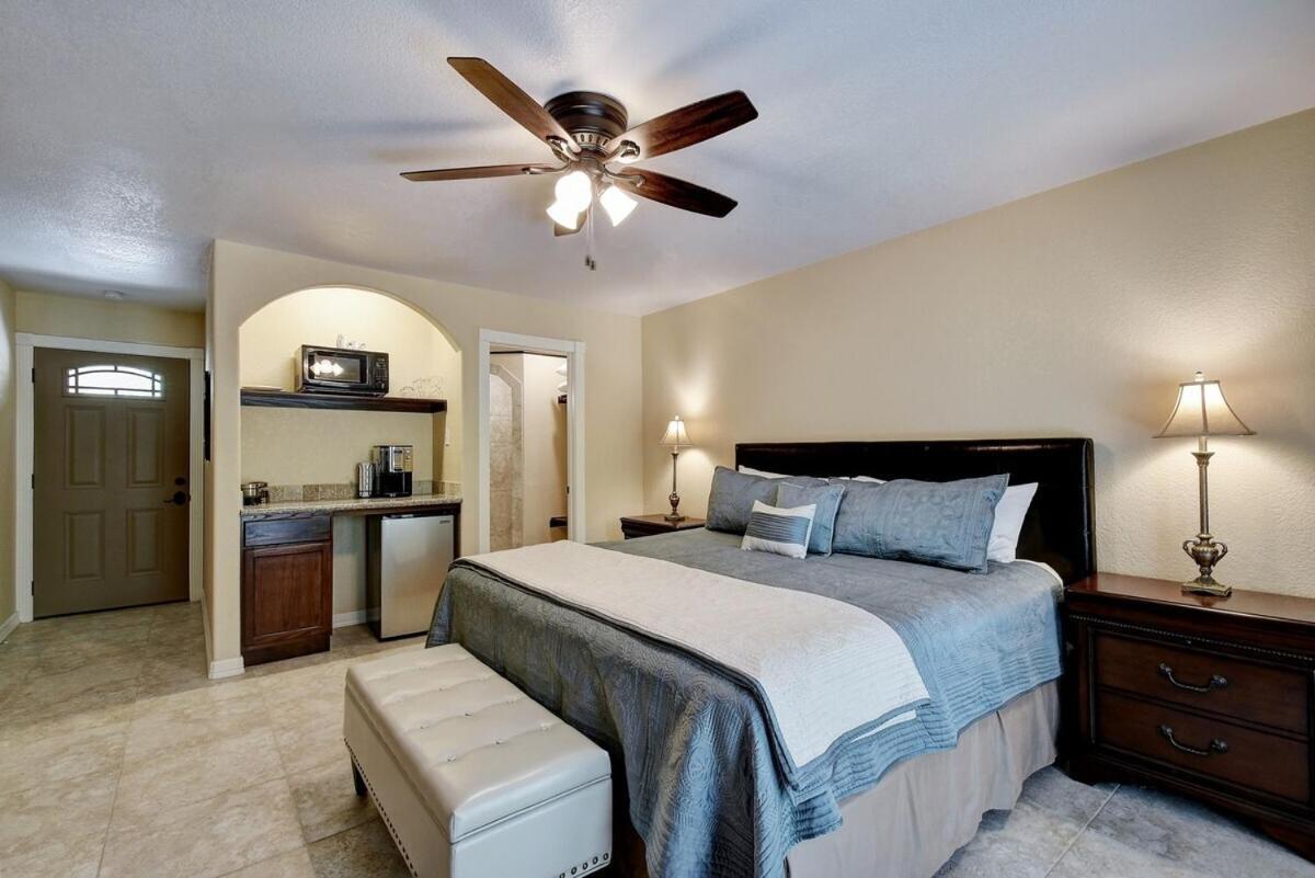 Messina Inn Wimberley Δωμάτιο φωτογραφία