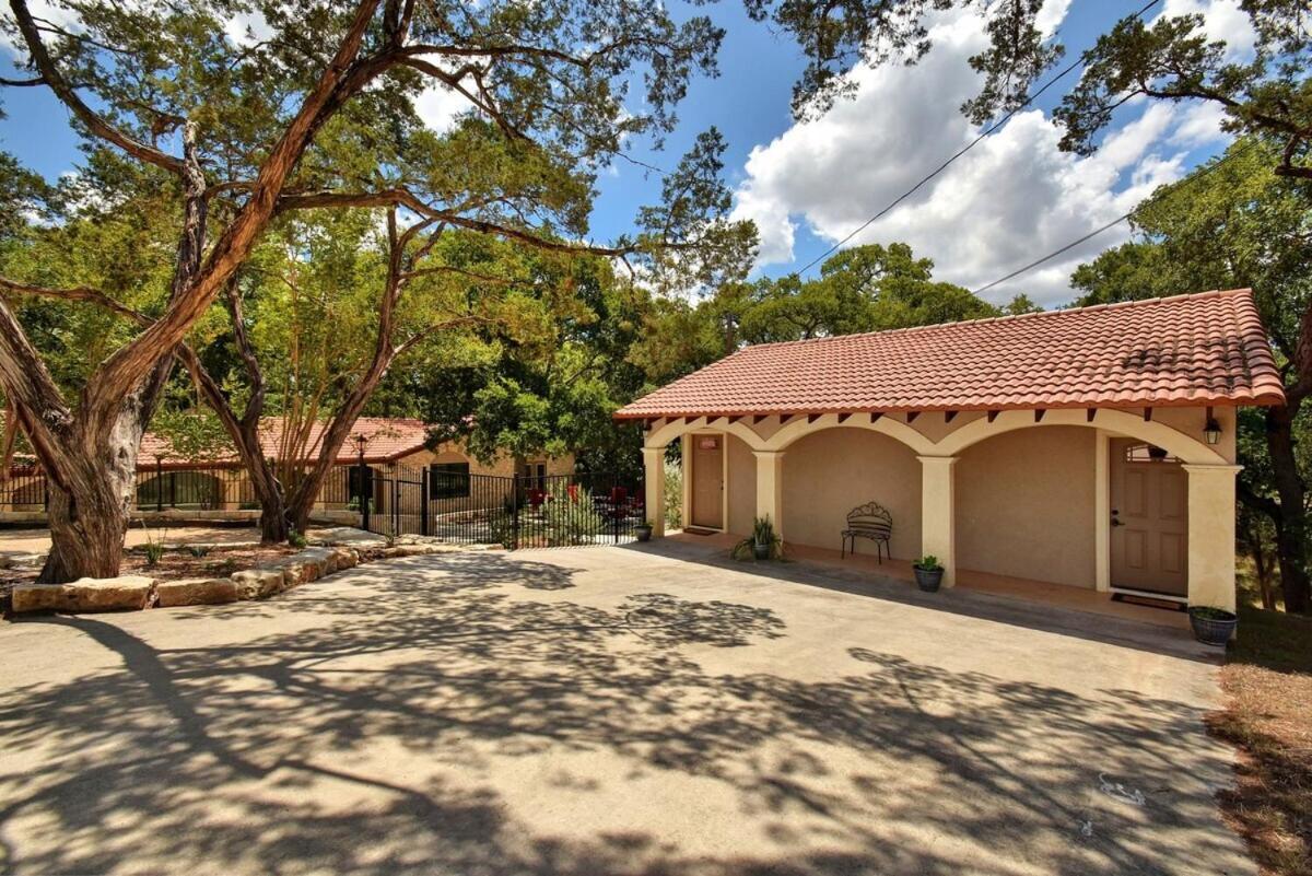 Messina Inn Wimberley Δωμάτιο φωτογραφία